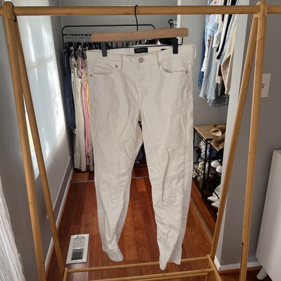 Banana Republic | Premium Denim | White | Size 27 - Picture 4 of 9